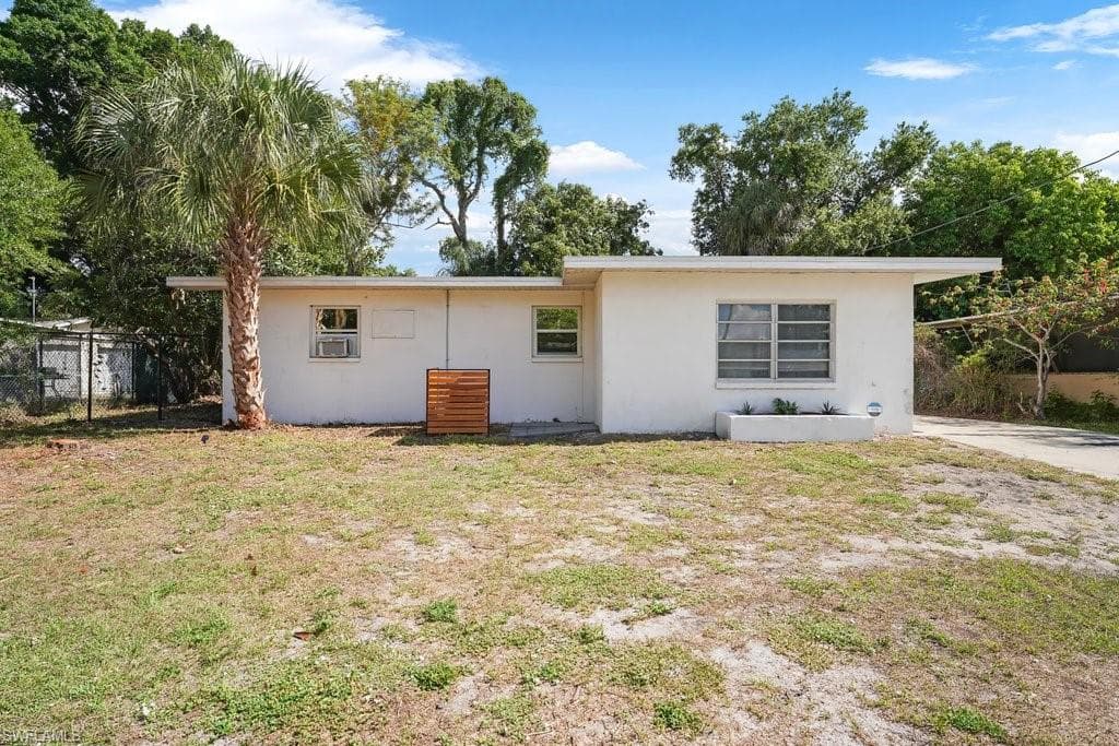 912 Hibiscus LN-26