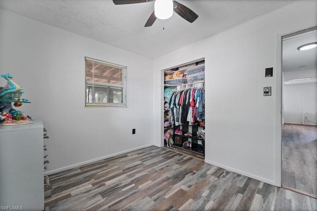 912 Hibiscus LN-16