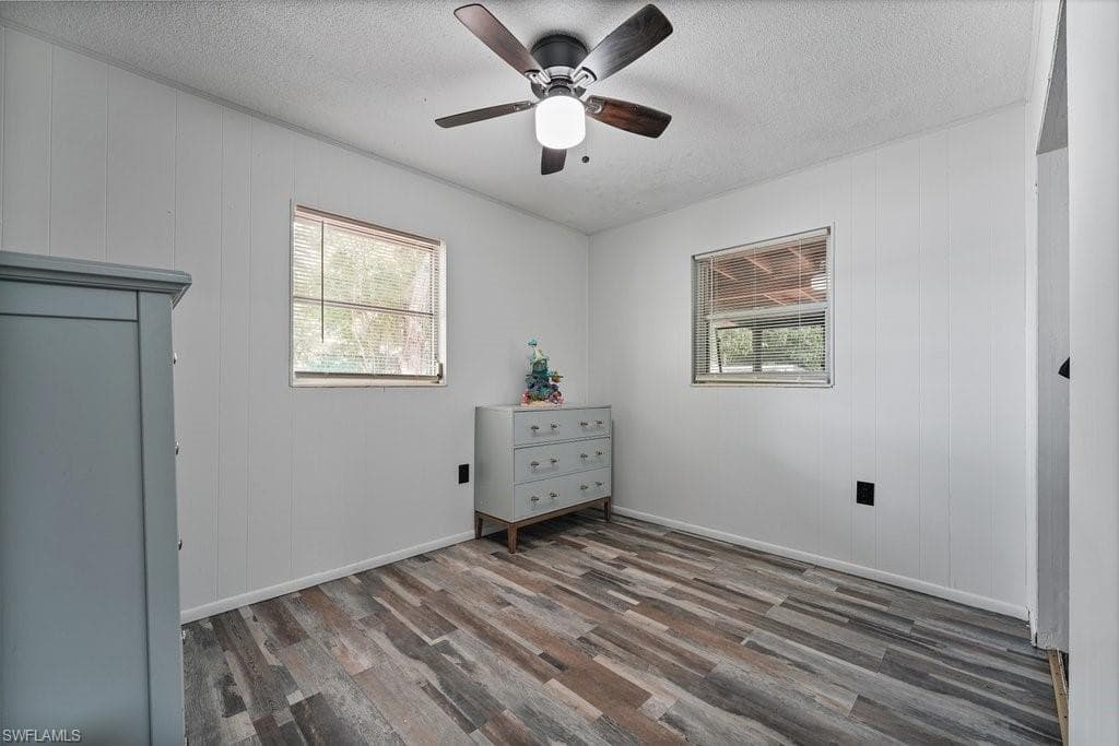 912 Hibiscus LN-15