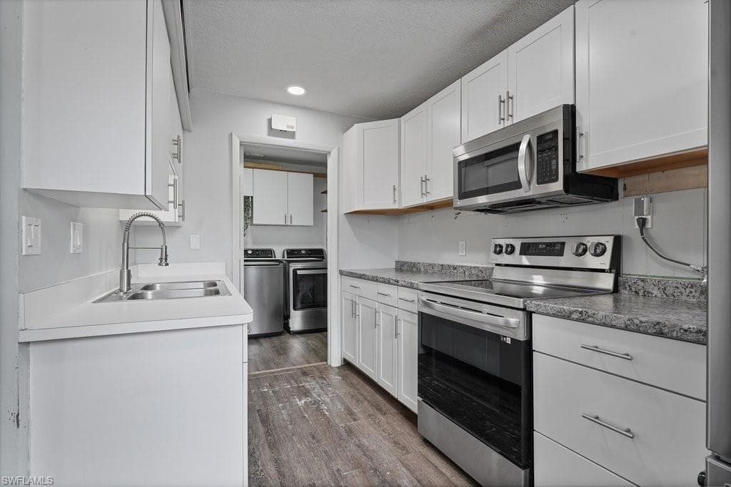 912 Hibiscus LN-8