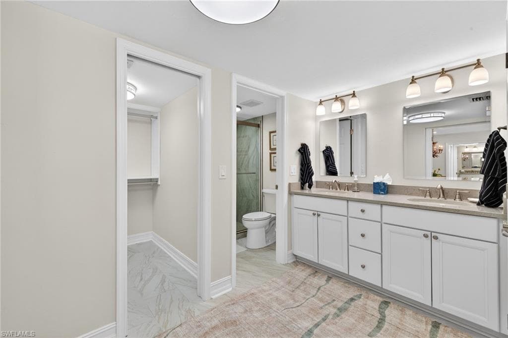 2560 Estero BLVD 5C-21