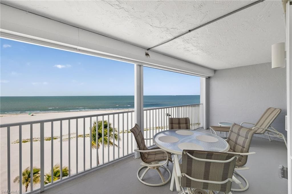 2560 Estero BLVD 5C-6