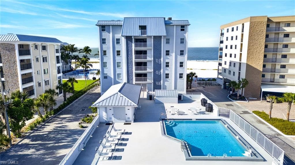 2560 Estero BLVD 5C-2