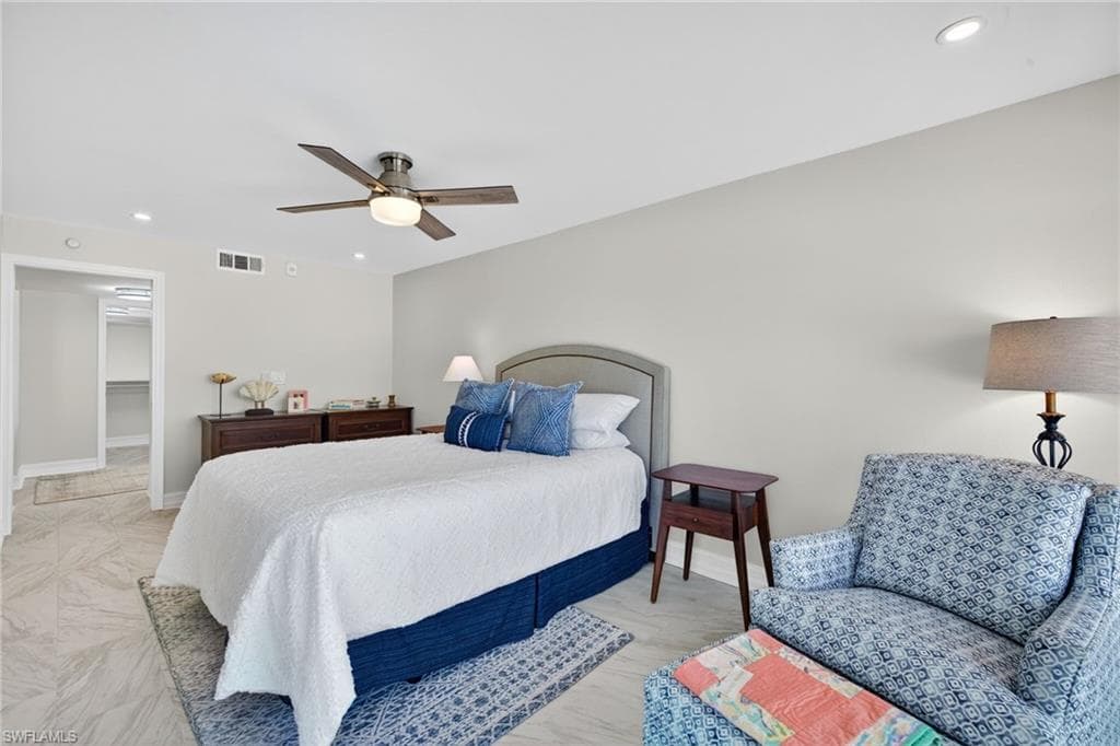 2560 Estero BLVD 5C-19