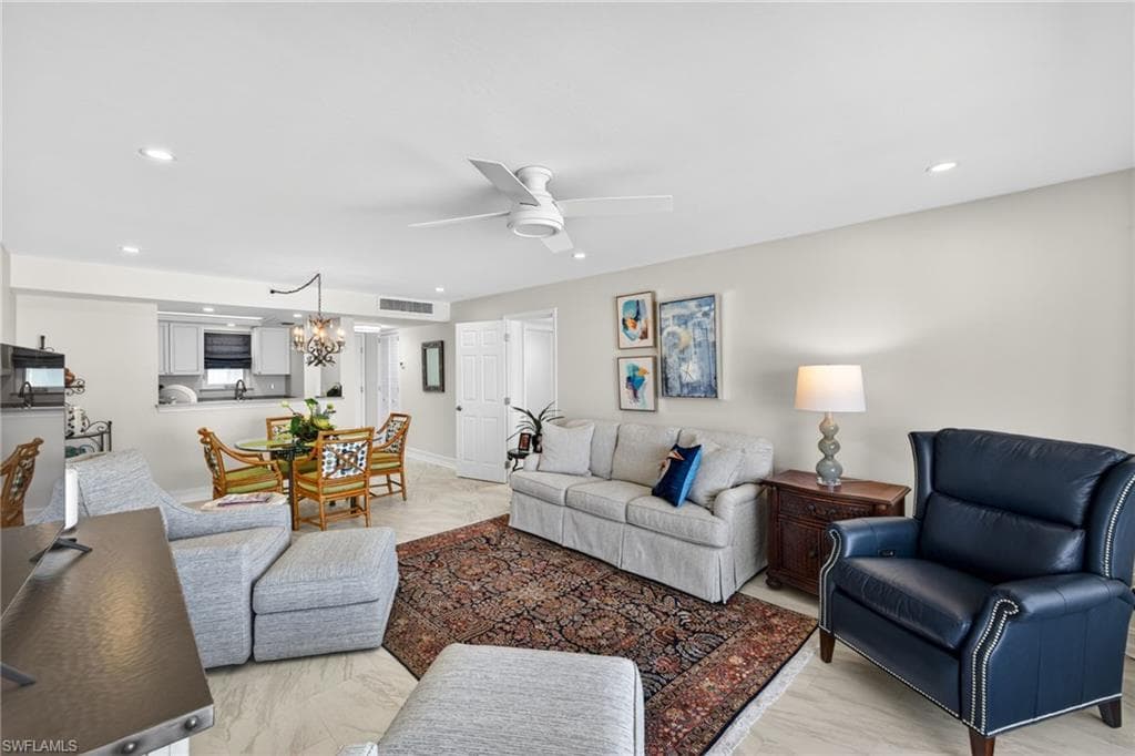 2560 Estero BLVD 5C-9