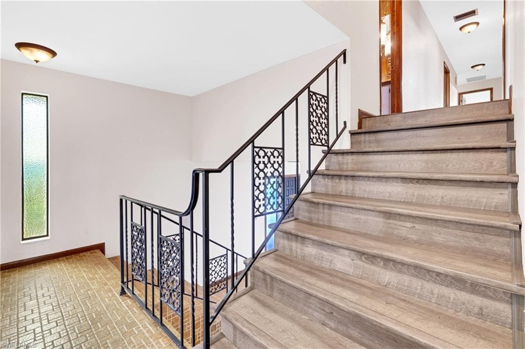 13630 Brynwood LN-23
