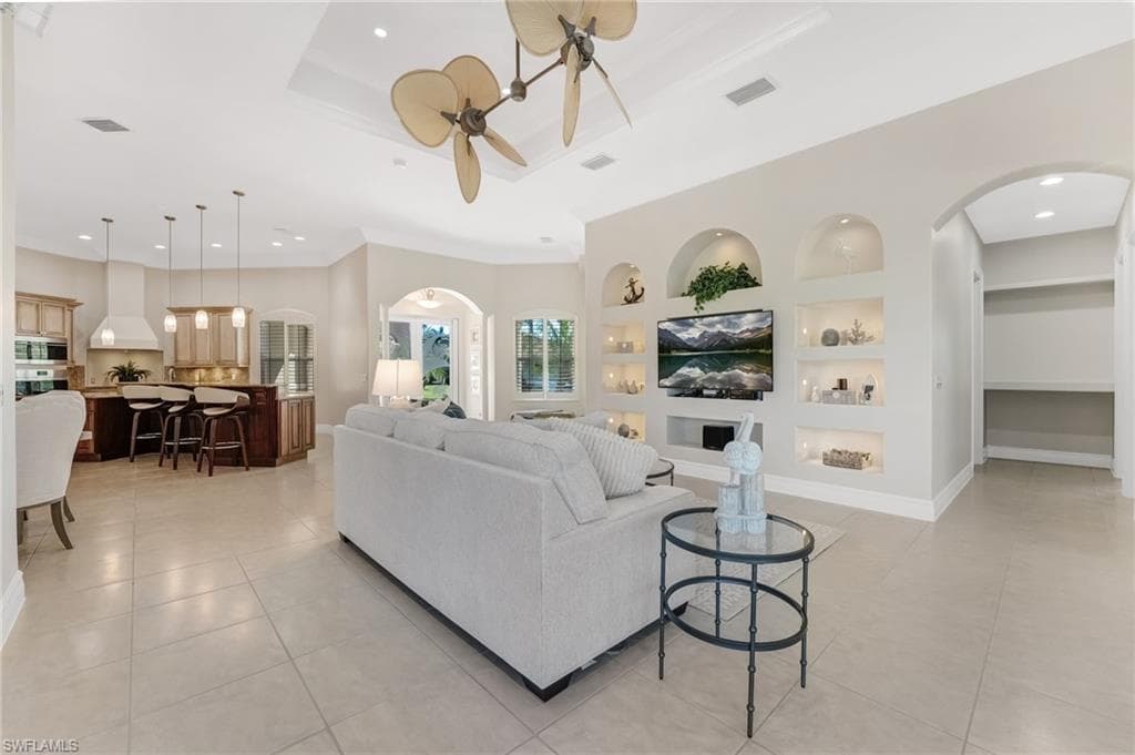 15600 Catalpa Cove DR-7