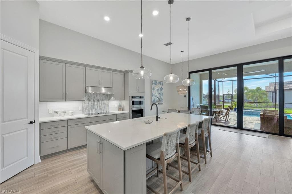 17673 Kinzie LN-7