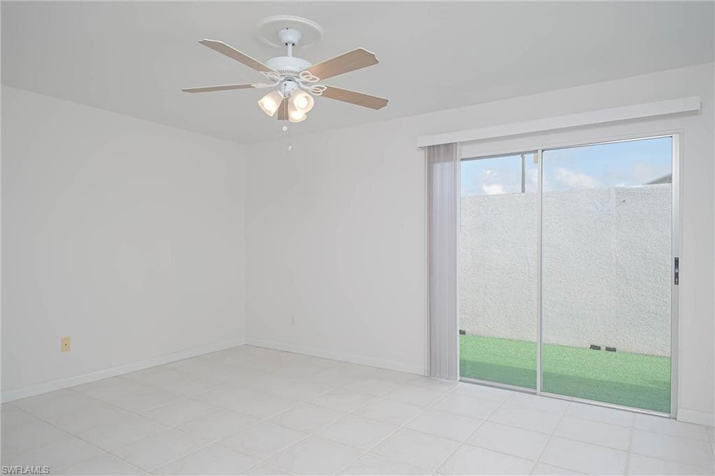 9833 Maplecrest CIR-10