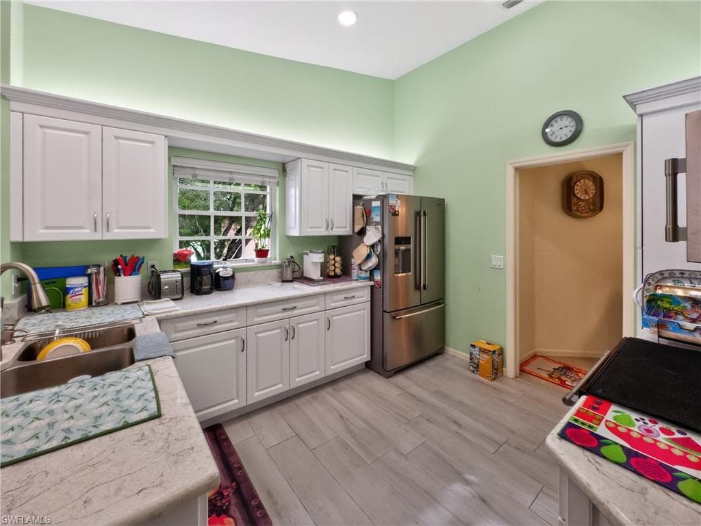 15091 Lakeside View DR 1604-13