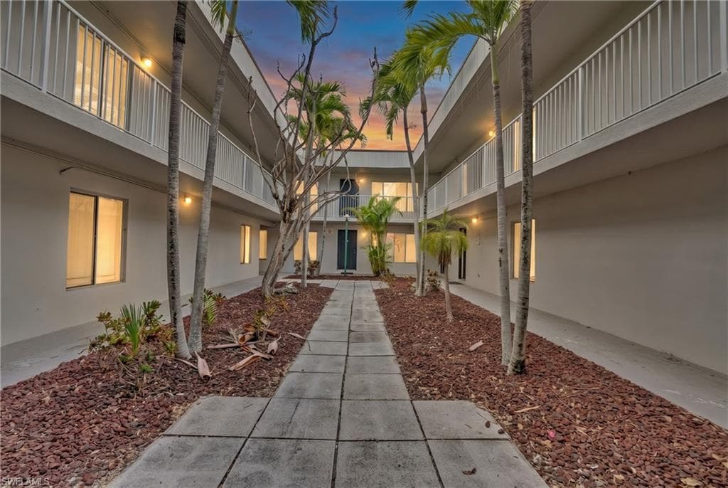 1830 Maravilla AVE 401-2