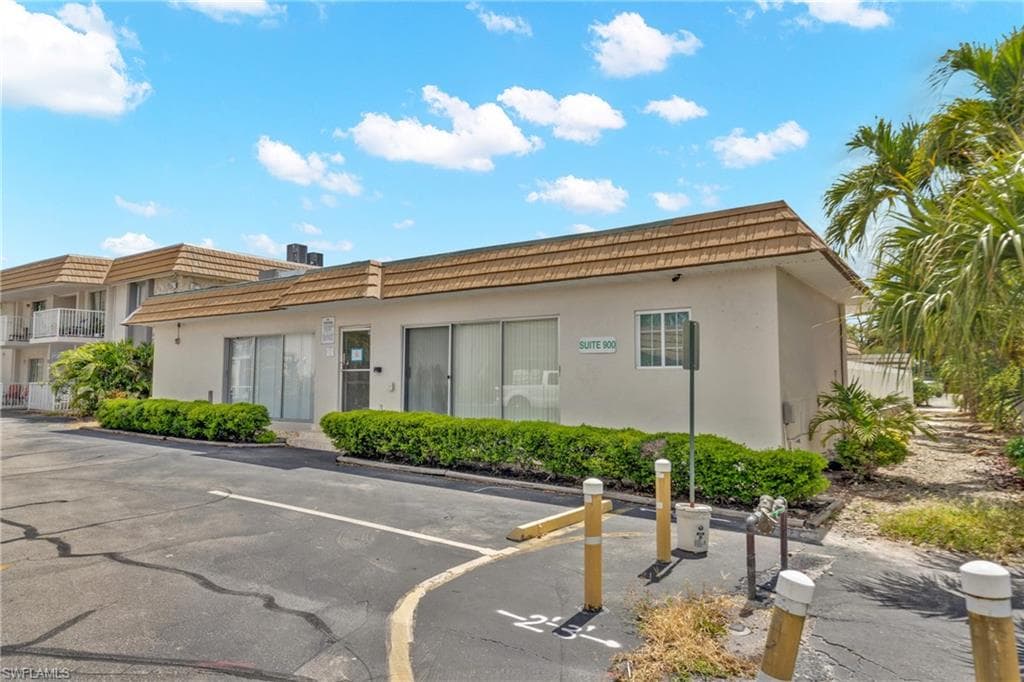 1830 Maravilla AVE 401-18