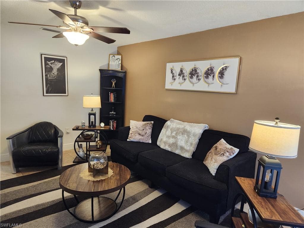 11370 & 11368 Summerwinds CT 70-8