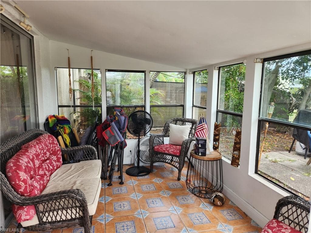 11370 & 11368 Summerwinds CT 70-23