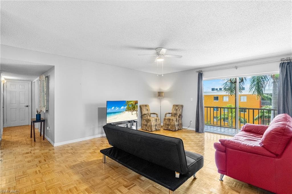 2366 E Mall DR 516-7