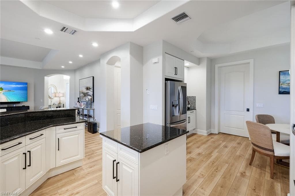 588 Avellino Isles CIR 20101-10