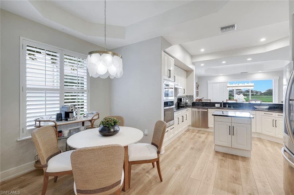 588 Avellino Isles CIR 20101-15