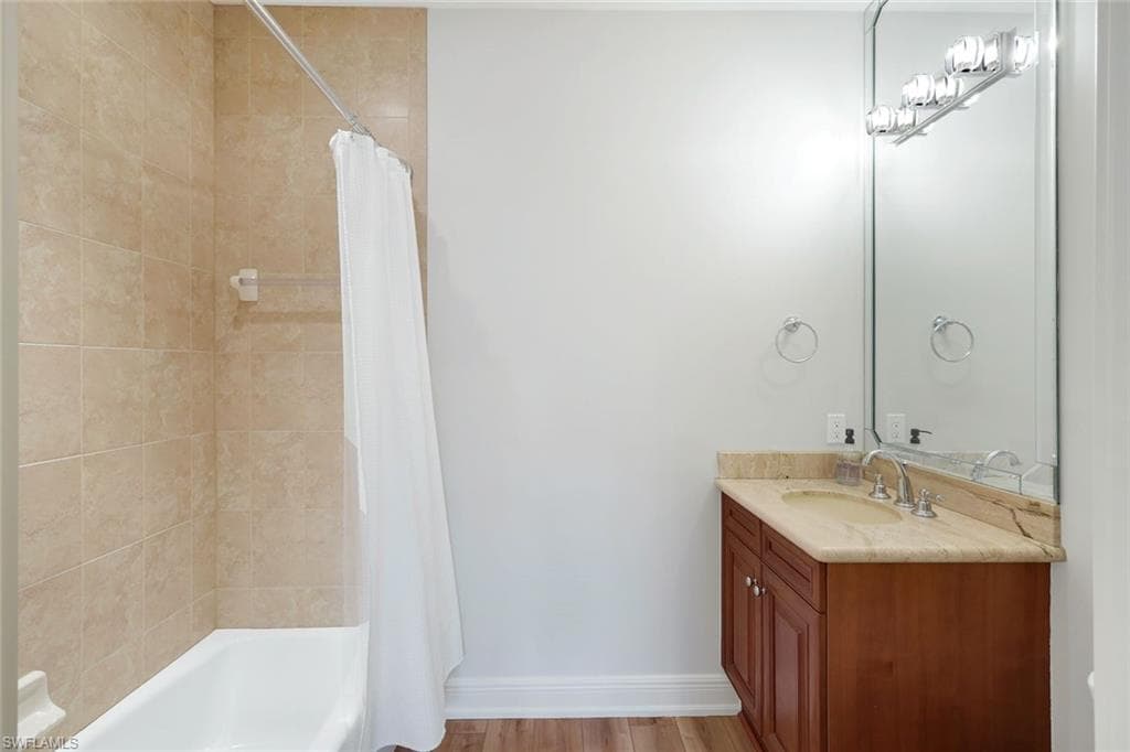 588 Avellino Isles CIR 20101-25
