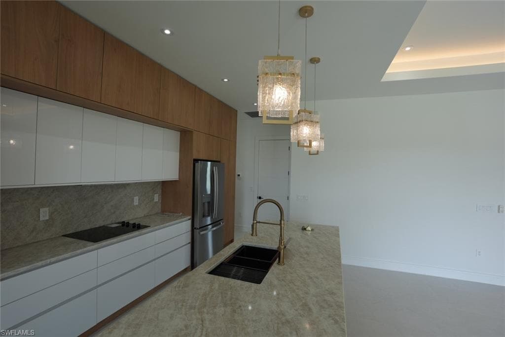 1502 Sara AVE S-33