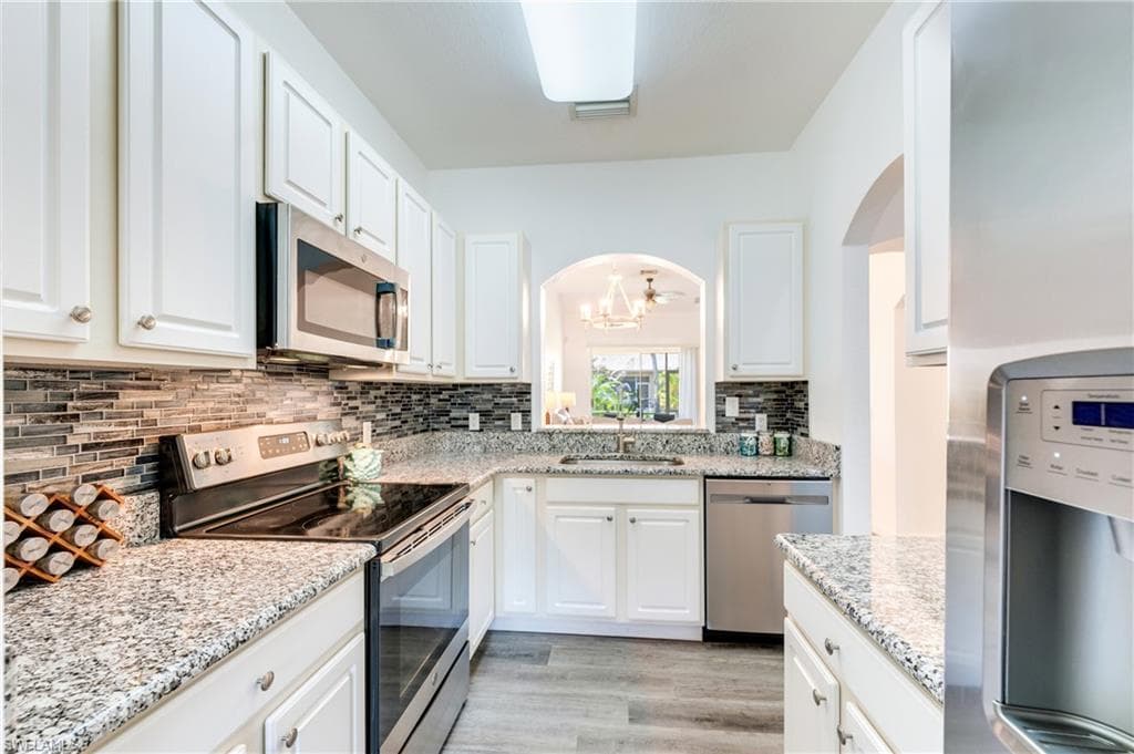 7863 Lake Sawgrass LOOP 5512-18