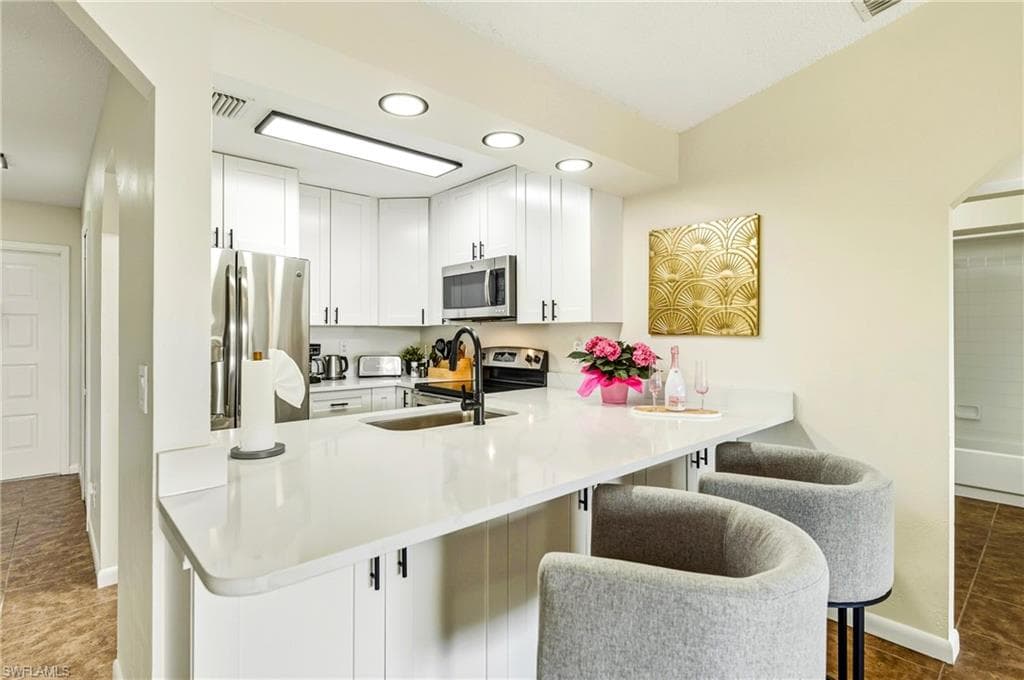 616 SE 14th TER 201-5