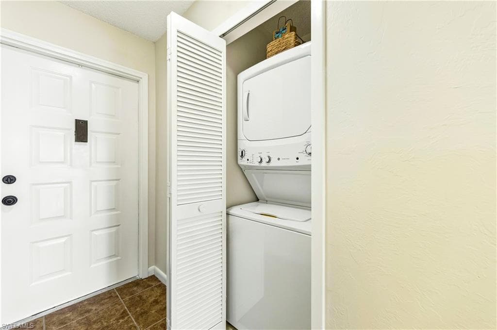 616 SE 14th TER 201-11