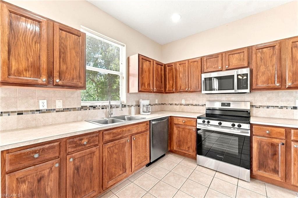 117 Shadow Lakes DR-10