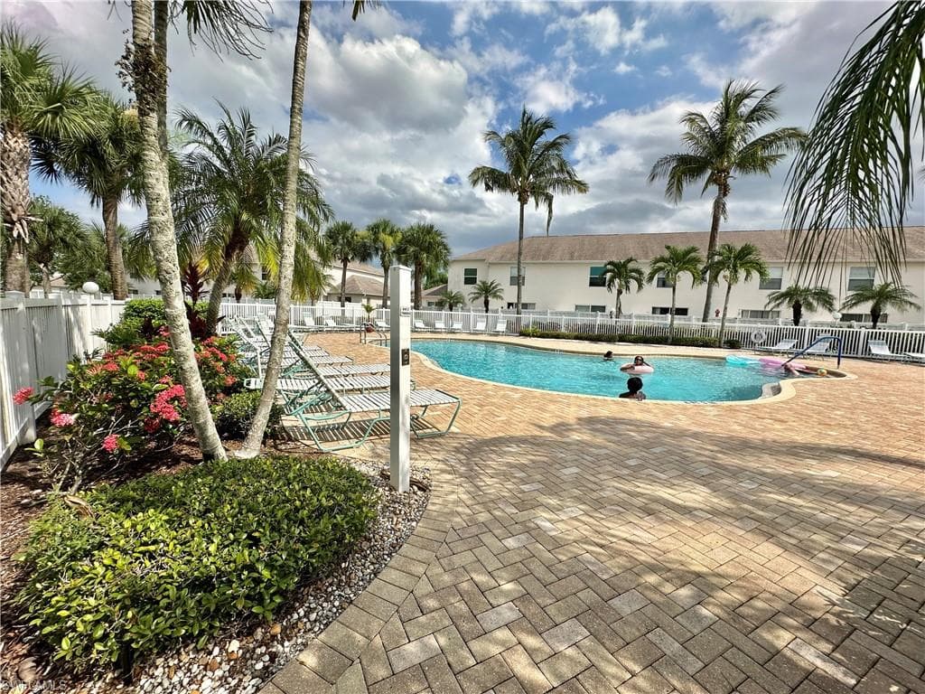 3614 Pine Oak CIR 103-37