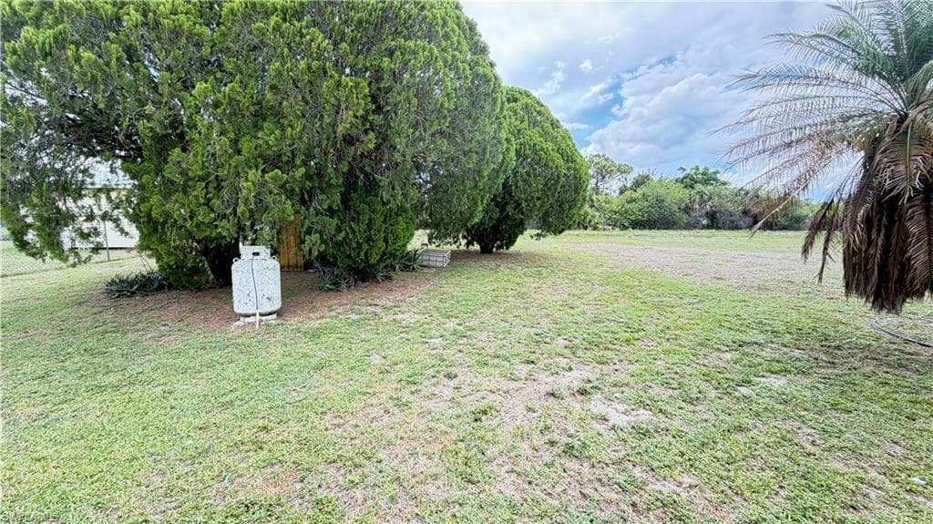 311 Schoolside DR-13