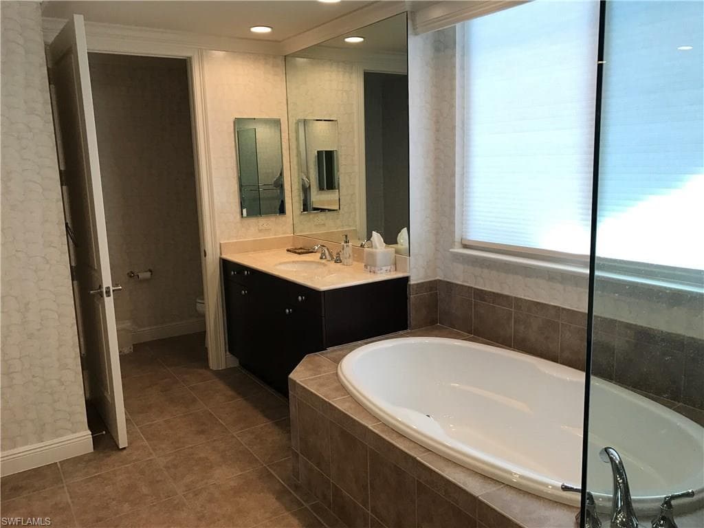 24011 Via Castella DR 2503-16