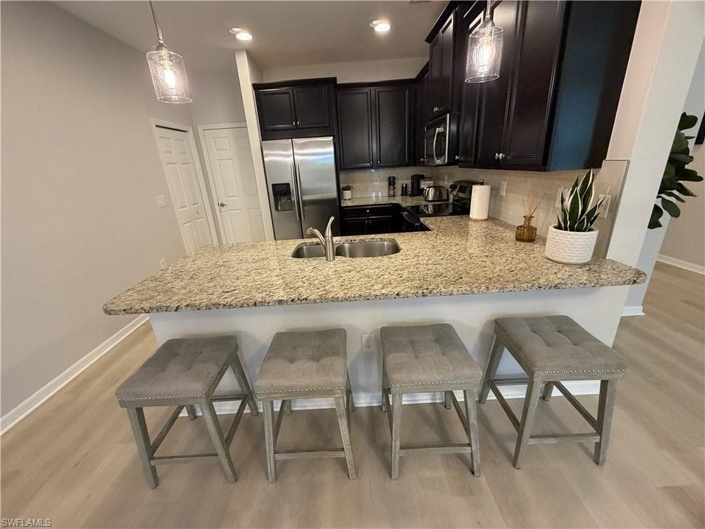 10842 Alvara WAY-16