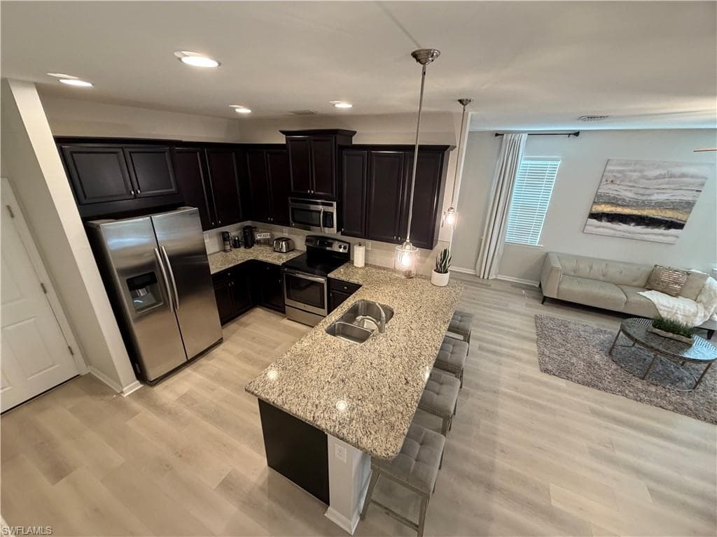 10842 Alvara WAY-40