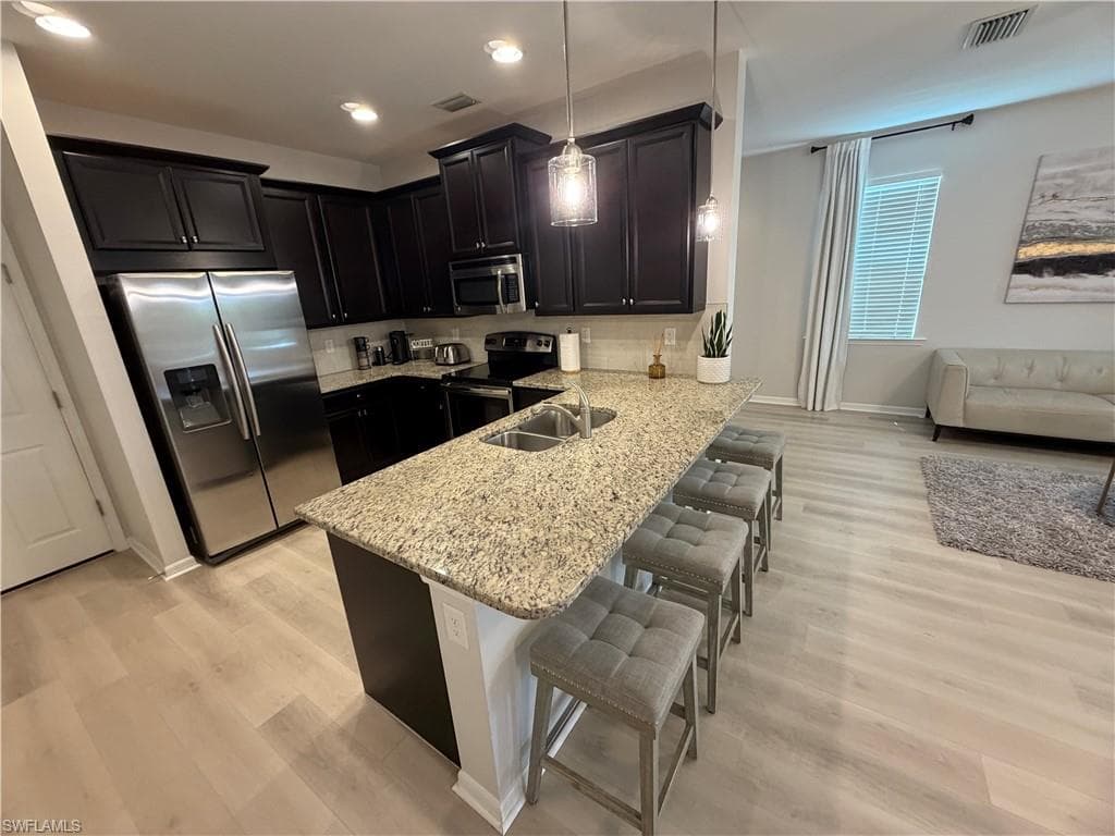 10842 Alvara WAY-17
