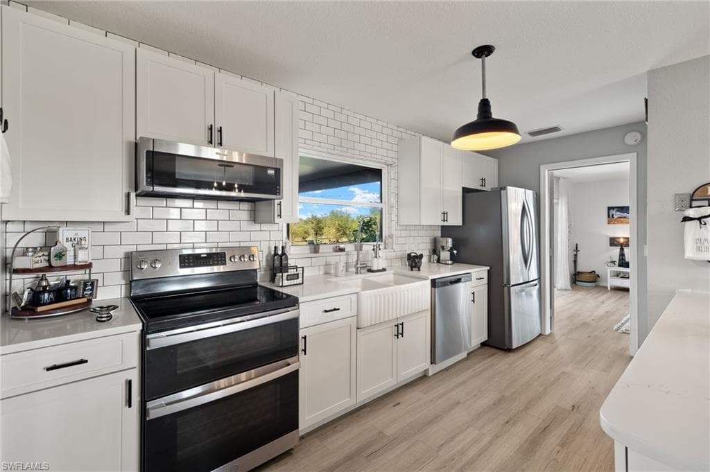 2222 SE McClelland DR-16