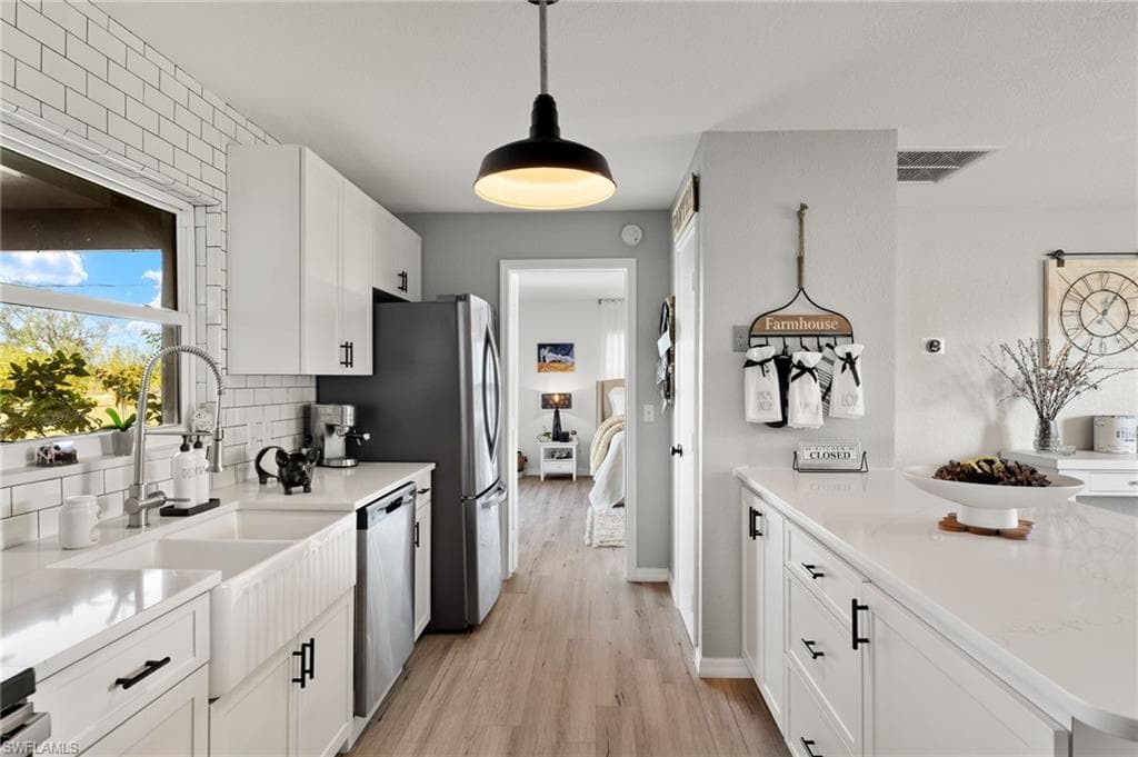 2222 SE McClelland DR-15