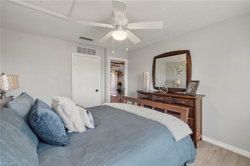 2222 SE McClelland DR-27