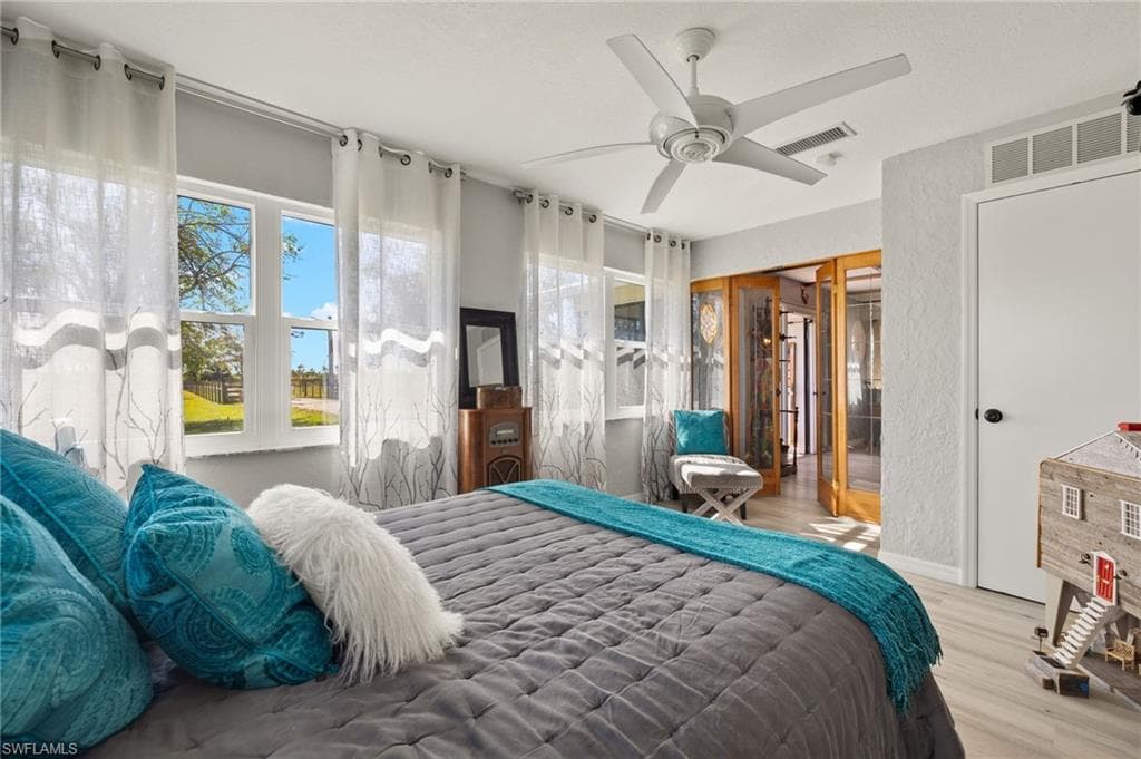 2222 SE McClelland DR-29