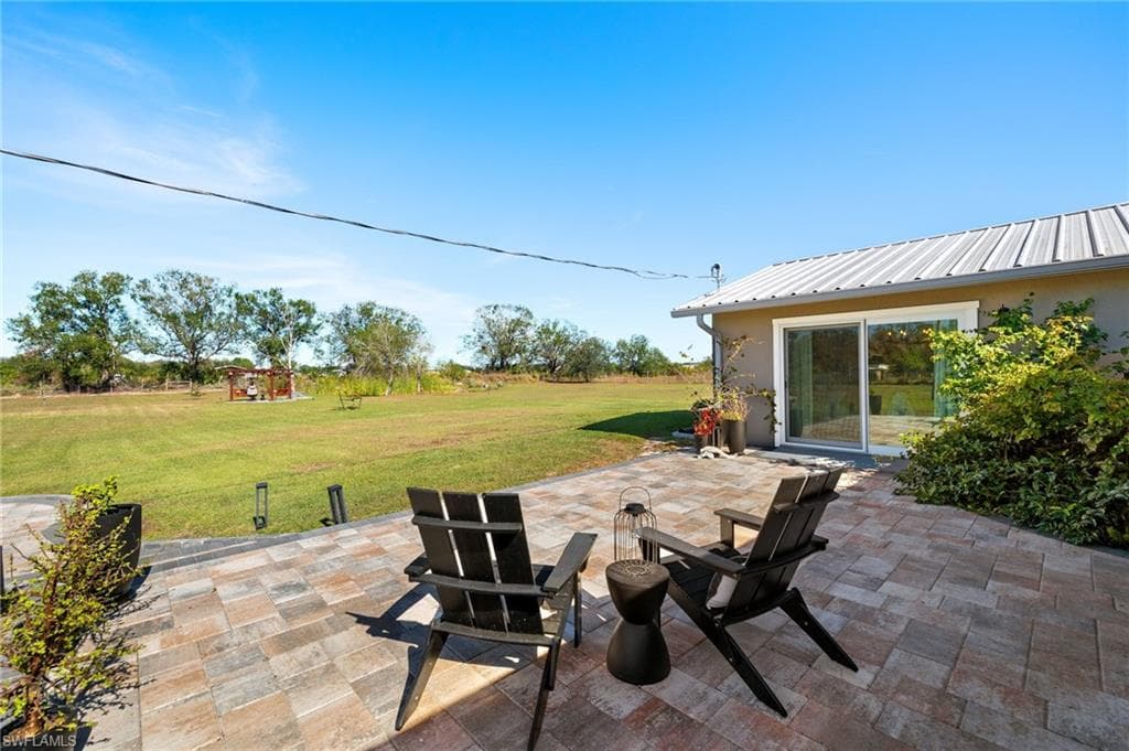 2222 SE McClelland DR-33
