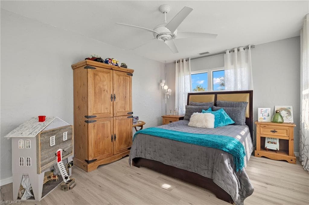 2222 SE McClelland DR-28