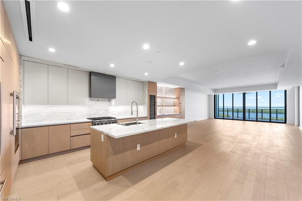 5100 Seagrass BLVD 503-6