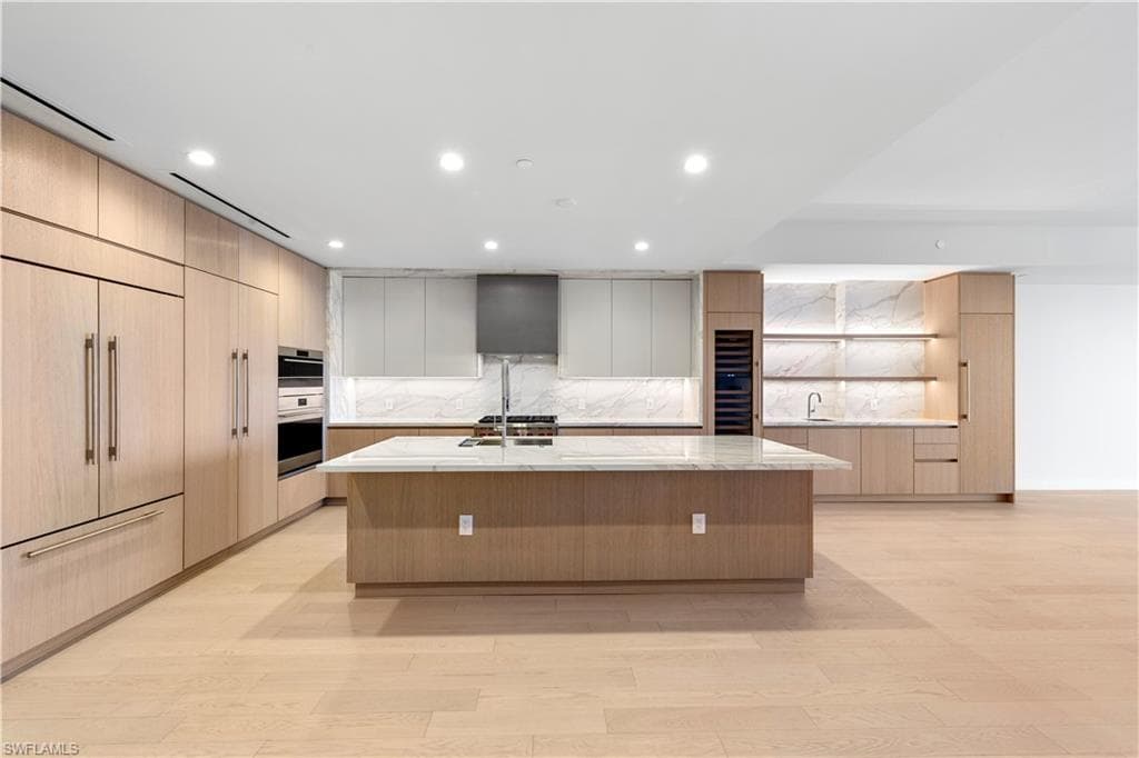 5100 Seagrass BLVD 503-7