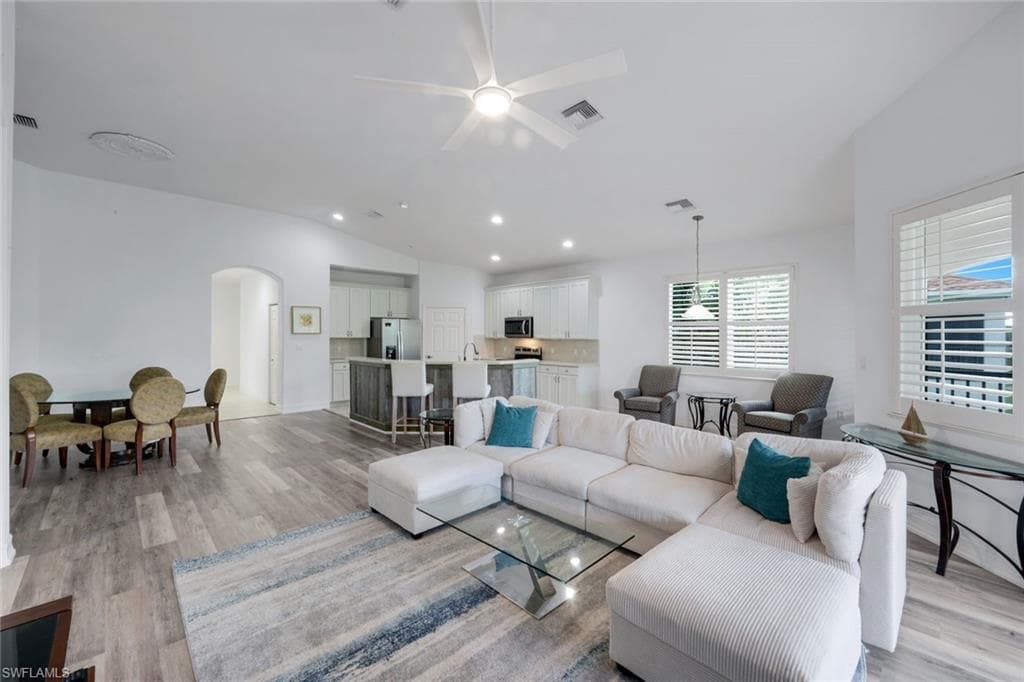 1277 RIALTO WAY 201-5