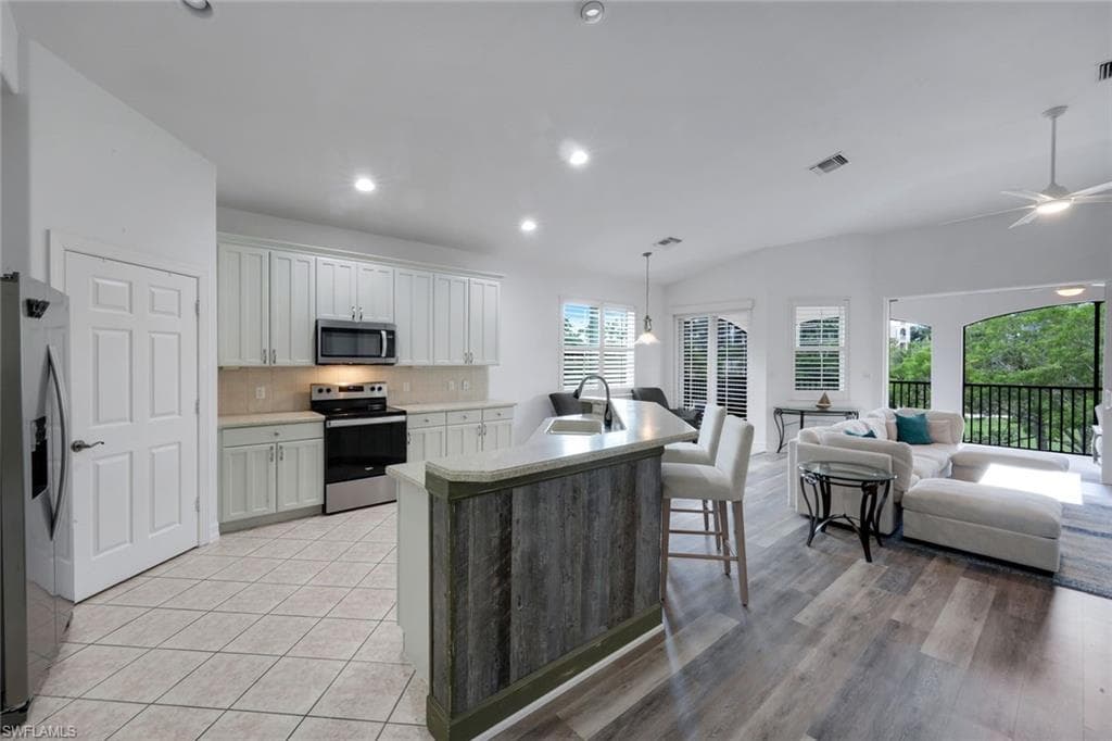 1277 RIALTO WAY 201-8