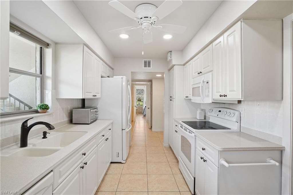 931 Collier CT A201-5