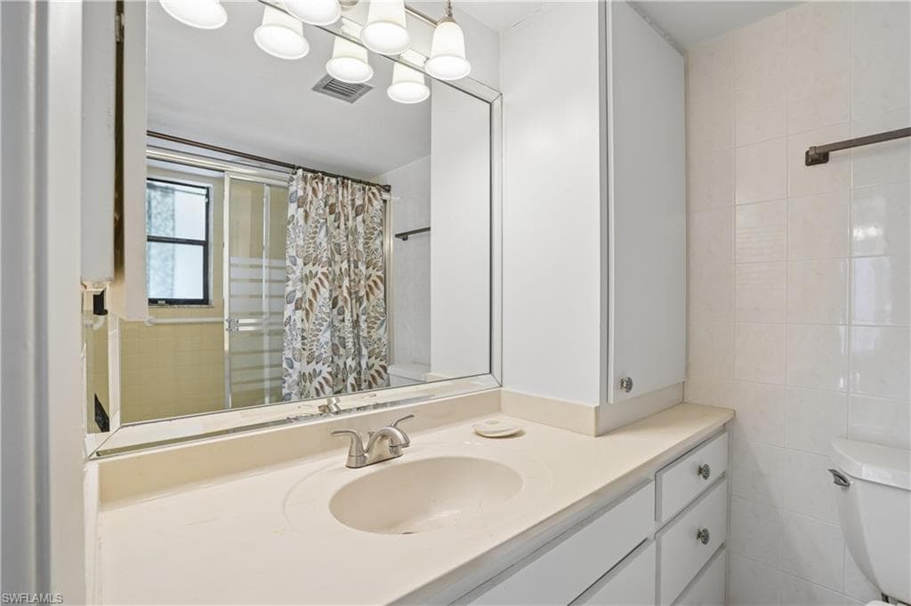 931 Collier CT A201-13