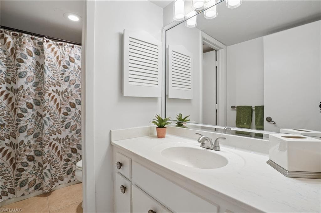 931 Collier CT A201-17