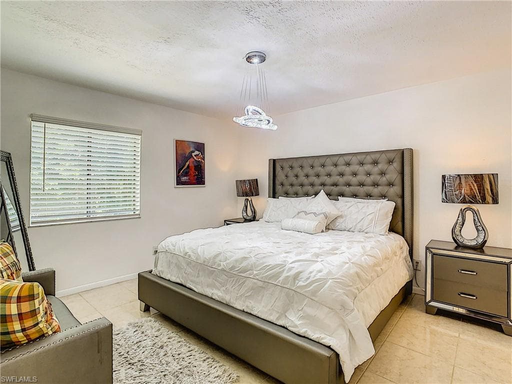 4625 Bayshore DR D8-18