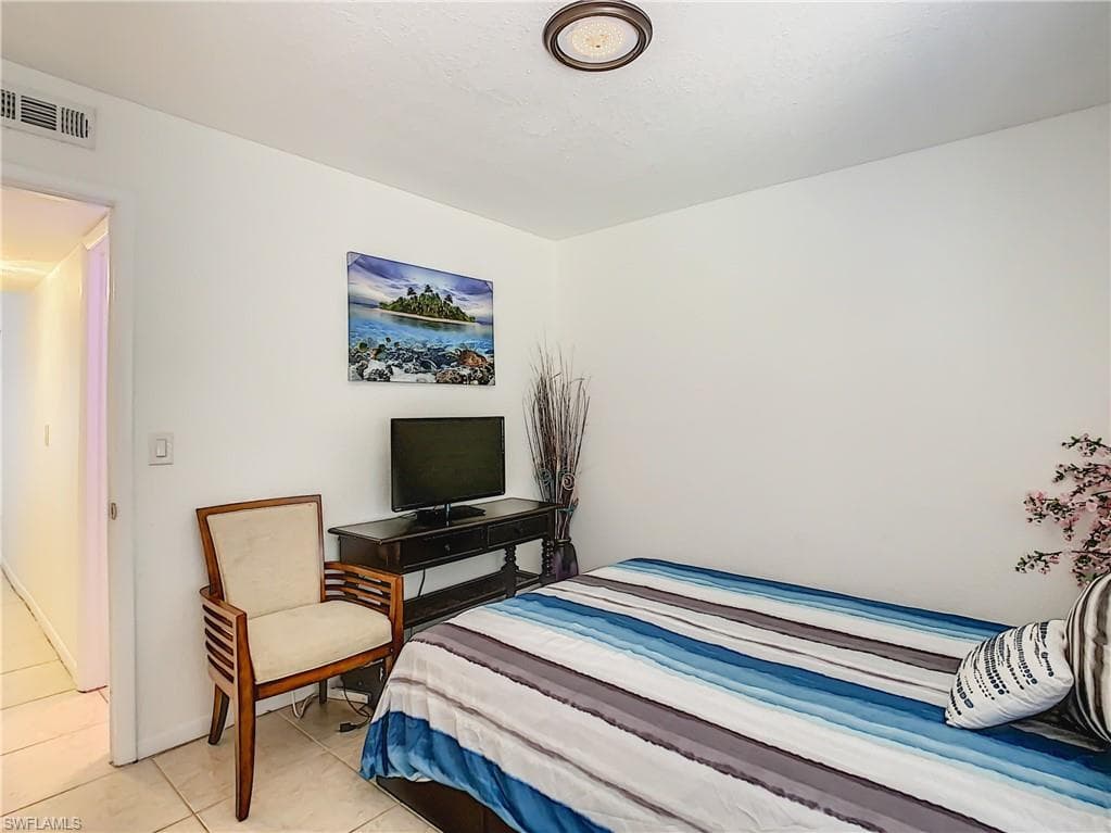 4625 Bayshore DR D8-24