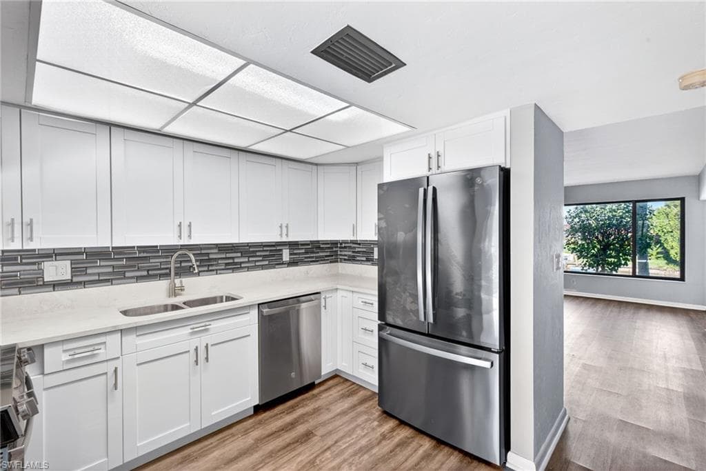 4904 Vincennes ST 102-5