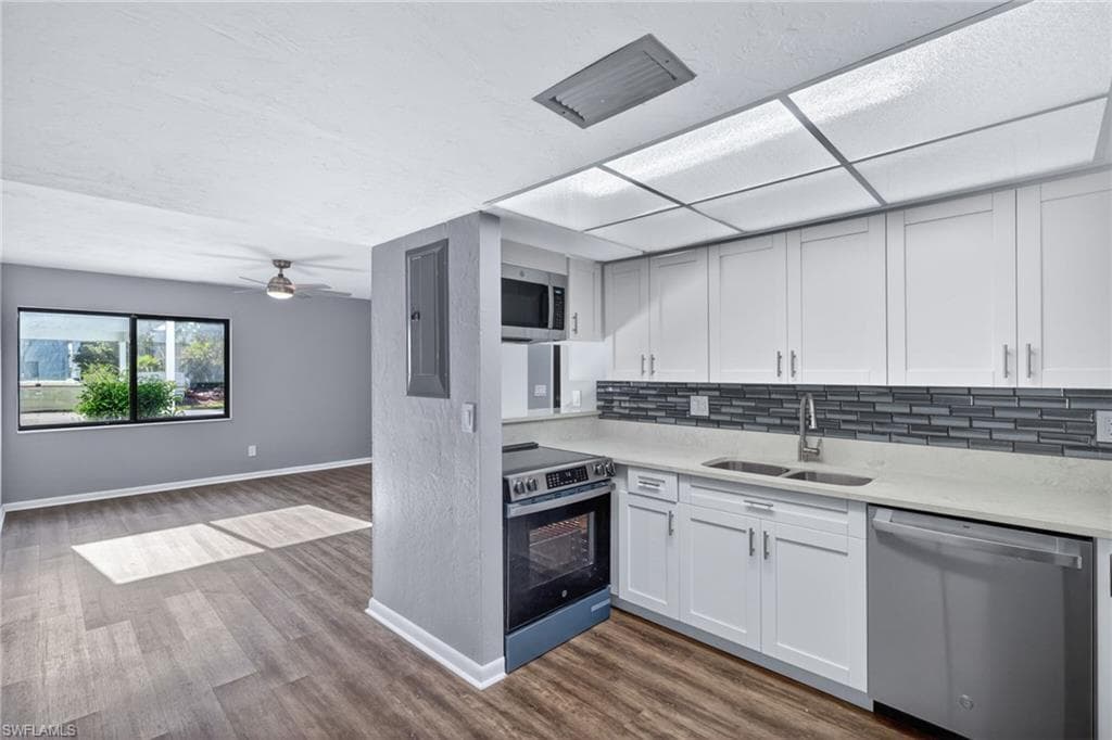 4904 Vincennes ST 102-7